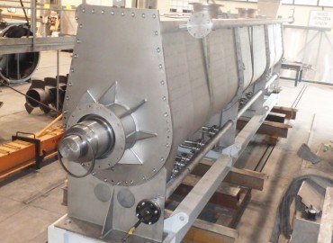 Reaktor procesu pirolizy R215. 