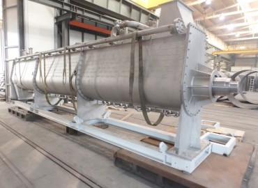 Reaktor procesu pirolizy R215. 